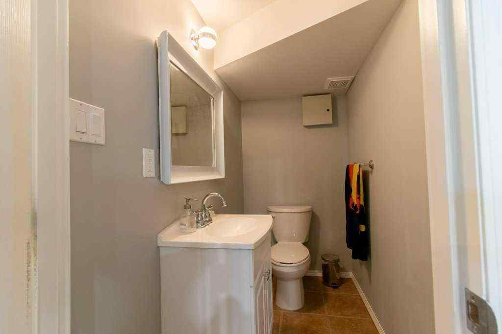 MLS® A2243185 - 138 Hampstead Circle NW in Hamptons Calgary, Residential
