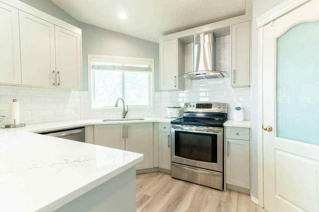 MLS® A2243185 - 138 Hampstead Circle NW in Hamptons Calgary, Residential