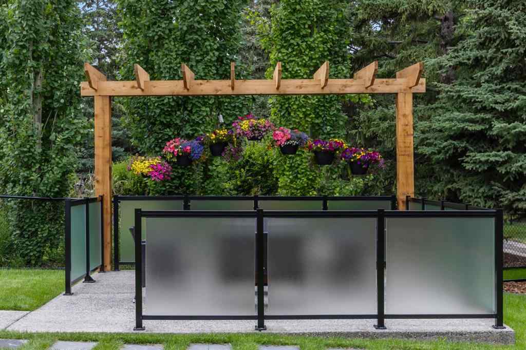MLS® A2243190 - 12 Vardana Place NW in Varsity Calgary, Residential