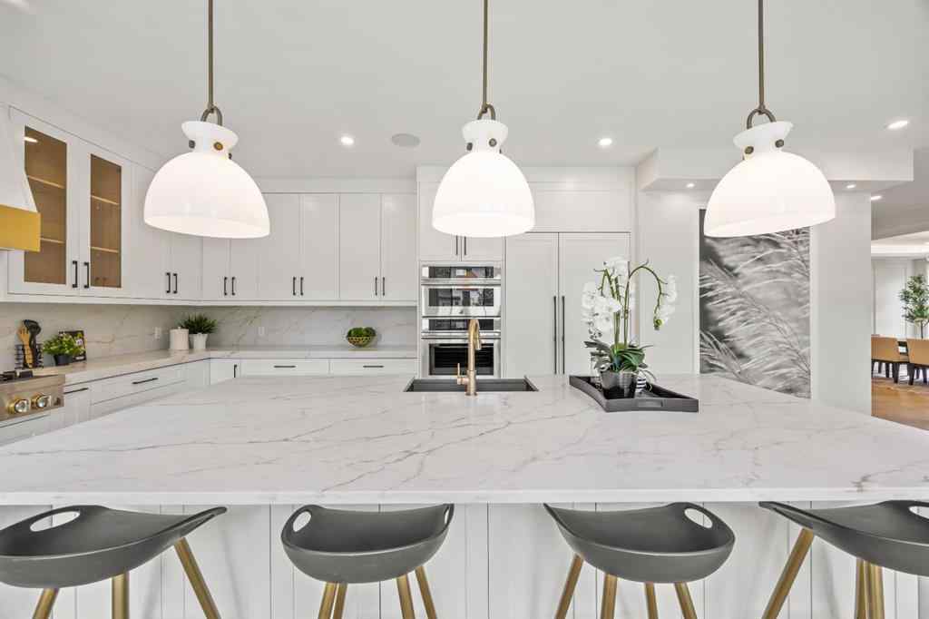 MLS® A2243190 - 12 Vardana Place NW in Varsity Calgary, Residential