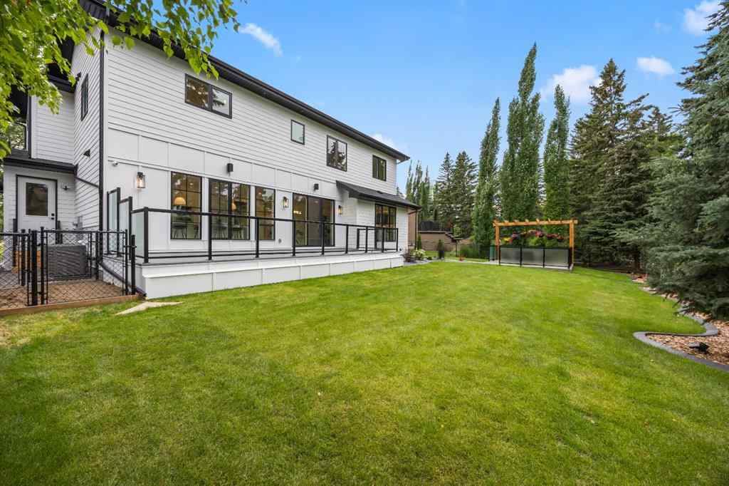 MLS® A2243190 - 12 Vardana Place NW in Varsity Calgary, Residential