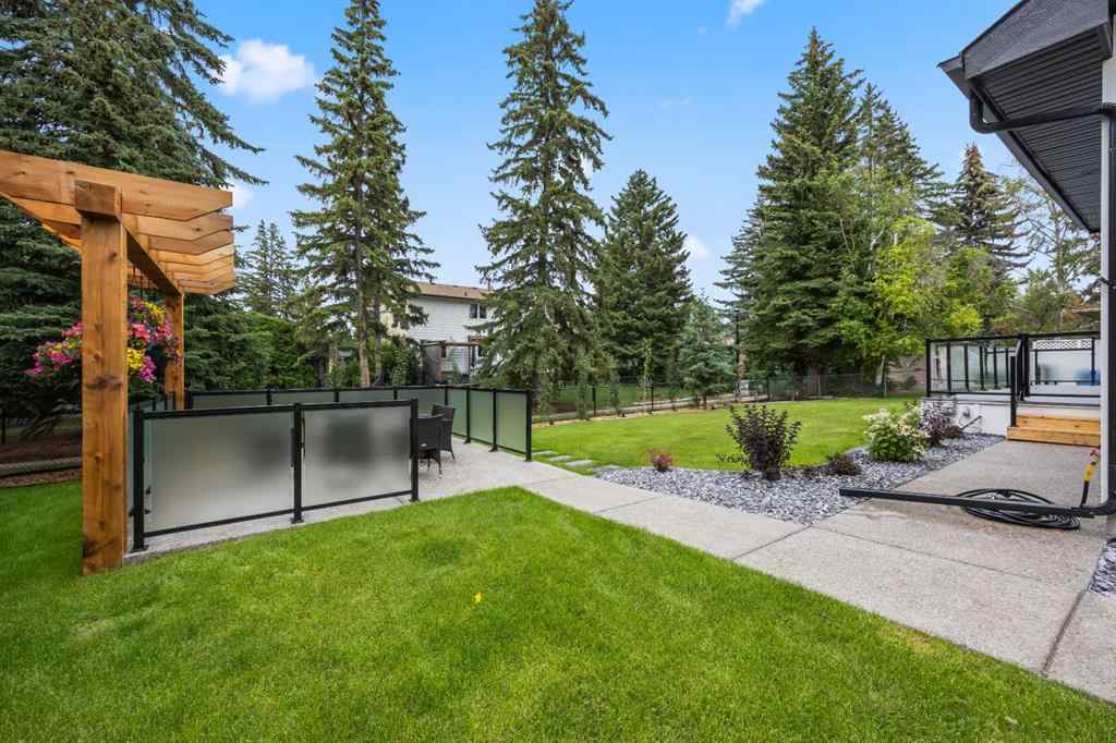 MLS® A2243190 - 12 Vardana Place NW in Varsity Calgary, Residential