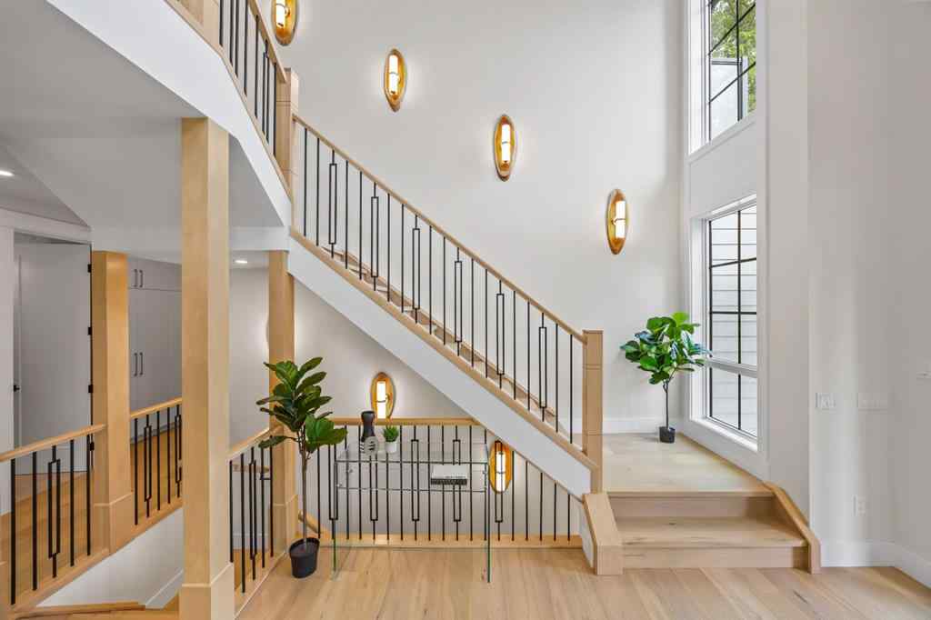 MLS® A2243190 - 12 Vardana Place NW in Varsity Calgary, Residential