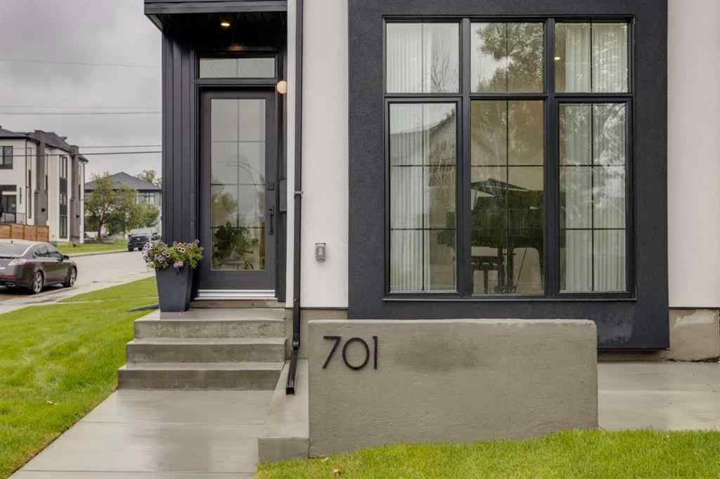 MLS® A2243194 - 701 27 Avenue NW in Mount Pleasant Calgary, Residential