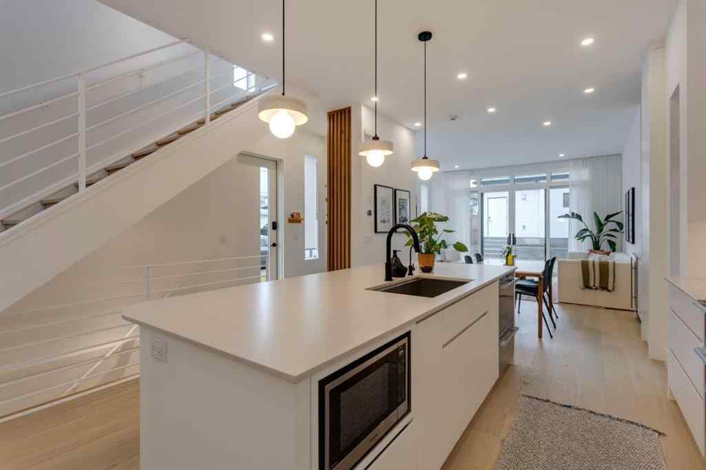 MLS® A2243194 - 701 27 Avenue NW in Mount Pleasant Calgary, Residential