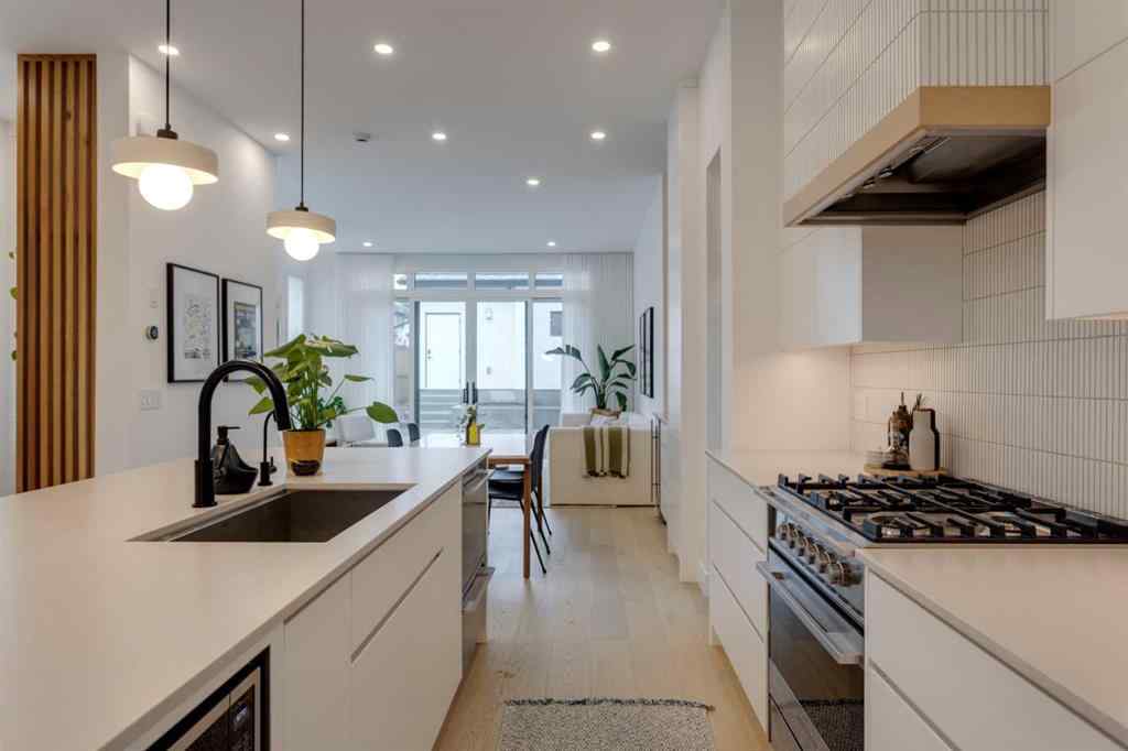 MLS® A2243194 - 701 27 Avenue NW in Mount Pleasant Calgary, Residential