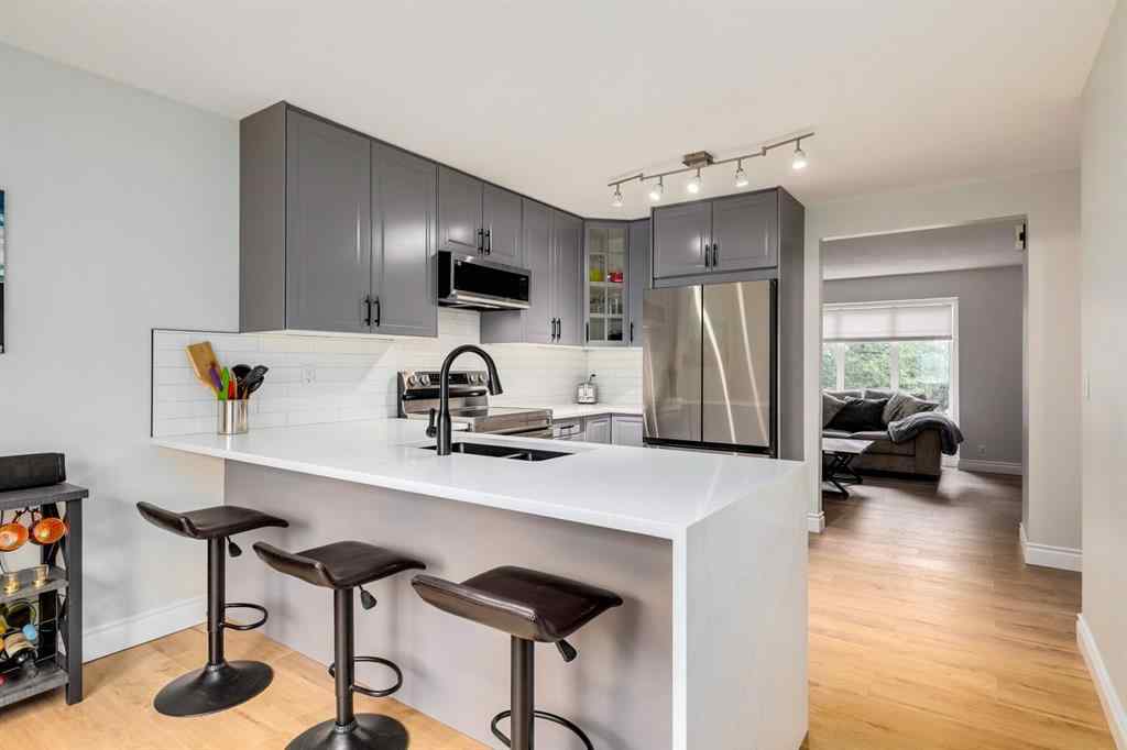 MLS® A2243203 - 122 Killarney Glen Court SW in Killarney/Glengarry Calgary, Residential