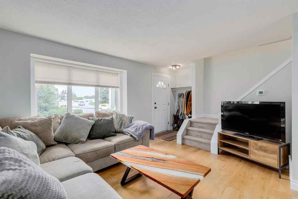 MLS® A2243203 - 122 Killarney Glen Court SW in Killarney/Glengarry Calgary, Residential