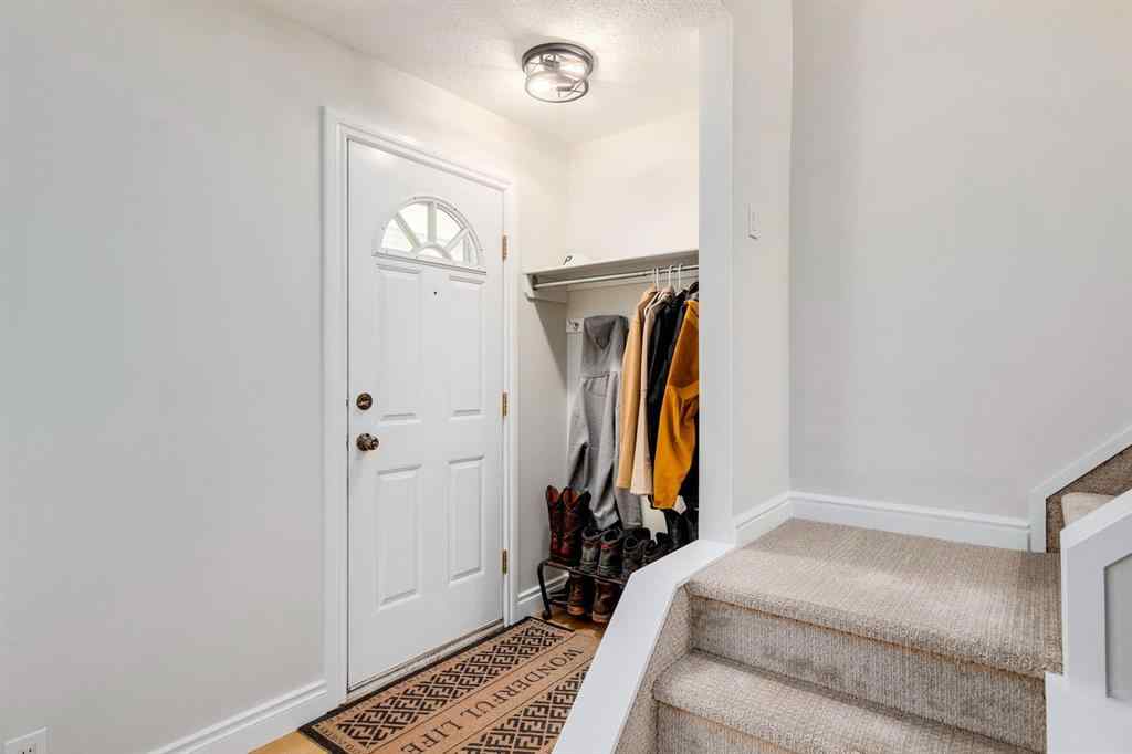 MLS® A2243203 - 122 Killarney Glen Court SW in Killarney/Glengarry Calgary, Residential