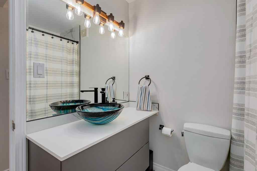 MLS® A2243203 - 122 Killarney Glen Court SW in Killarney/Glengarry Calgary, Residential