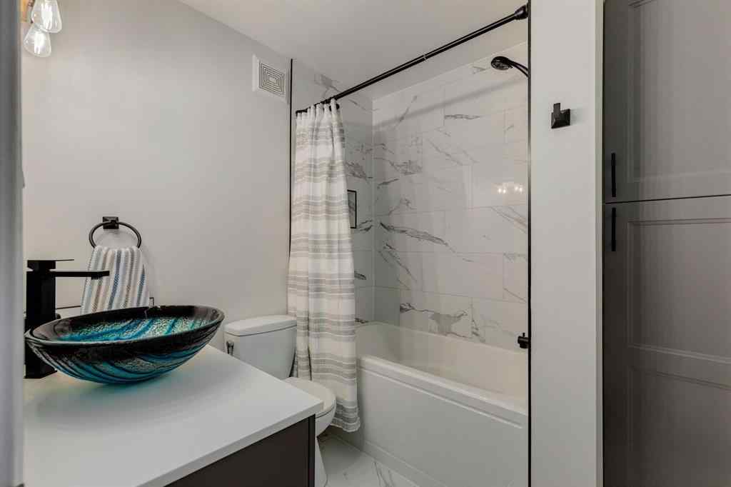 MLS® A2243203 - 122 Killarney Glen Court SW in Killarney/Glengarry Calgary, Residential