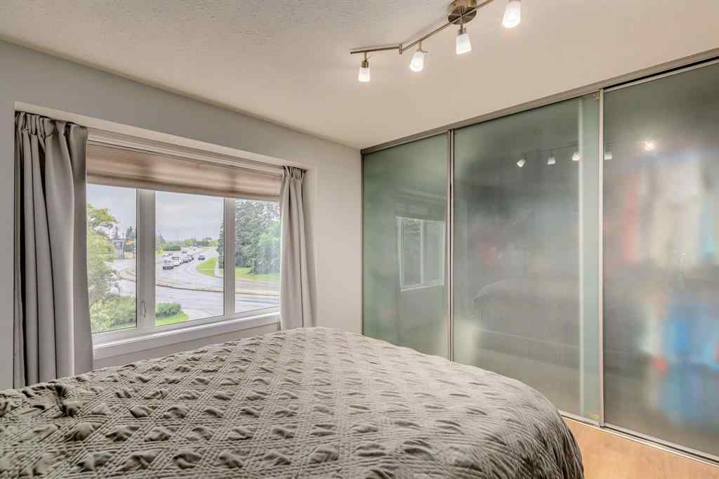 MLS® A2243203 - 122 Killarney Glen Court SW in Killarney/Glengarry Calgary, Residential