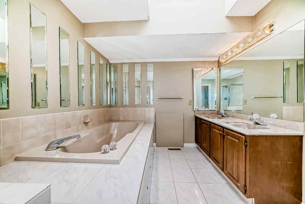 MLS® A2243212 - Unit #23 275 Woodridge Drive SW in Woodlands Calgary, Residential