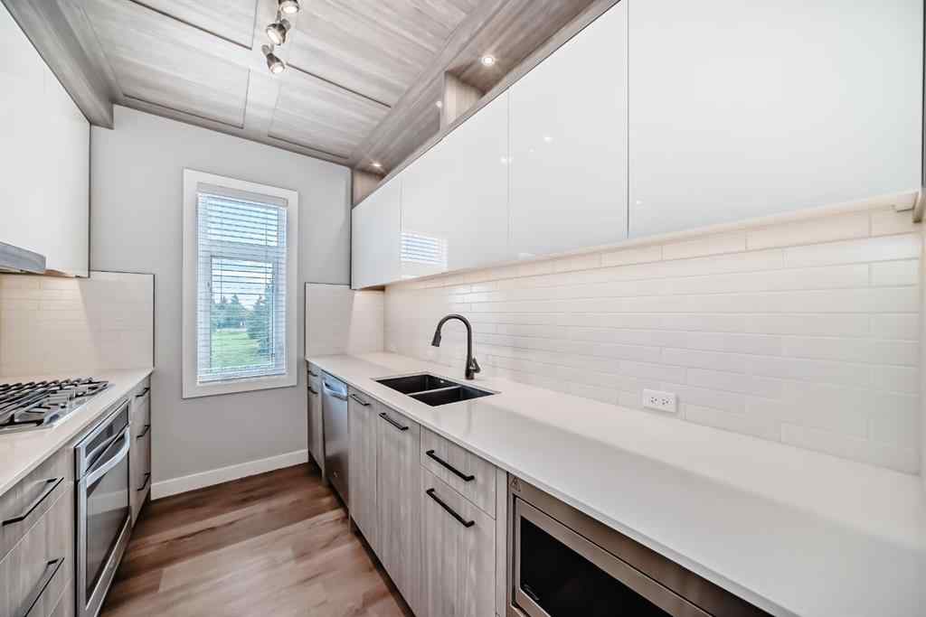 MLS® A2243214 - Unit #201 2702 17 Avenue SW in Shaganappi Calgary, Residential