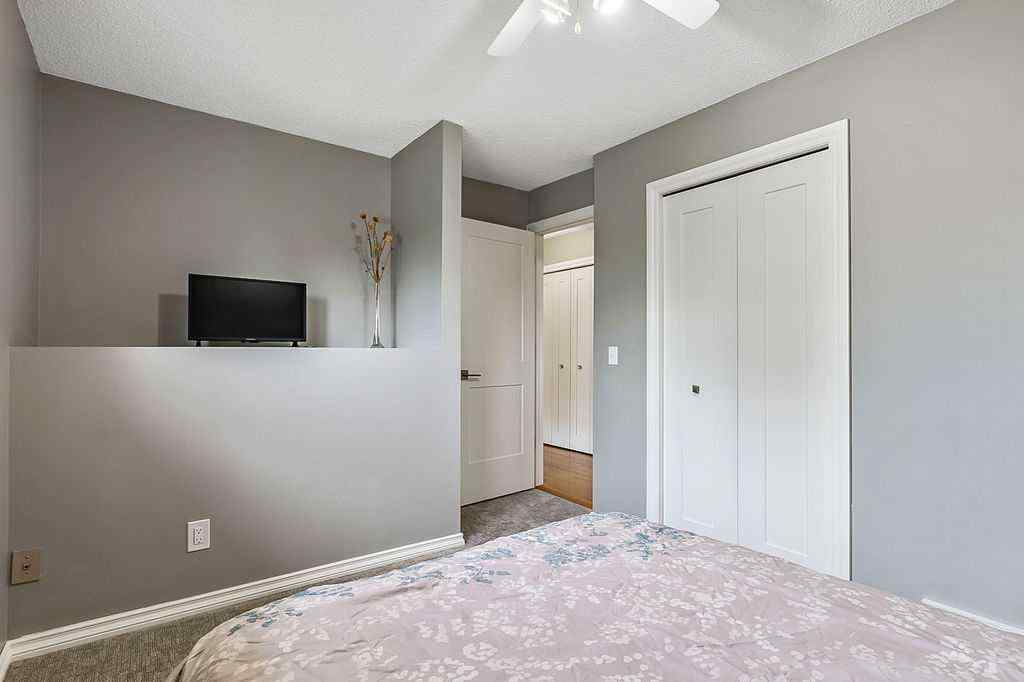 MLS® A2243231 - 141 Shawfield Way SW in Shawnessy Calgary, Residential