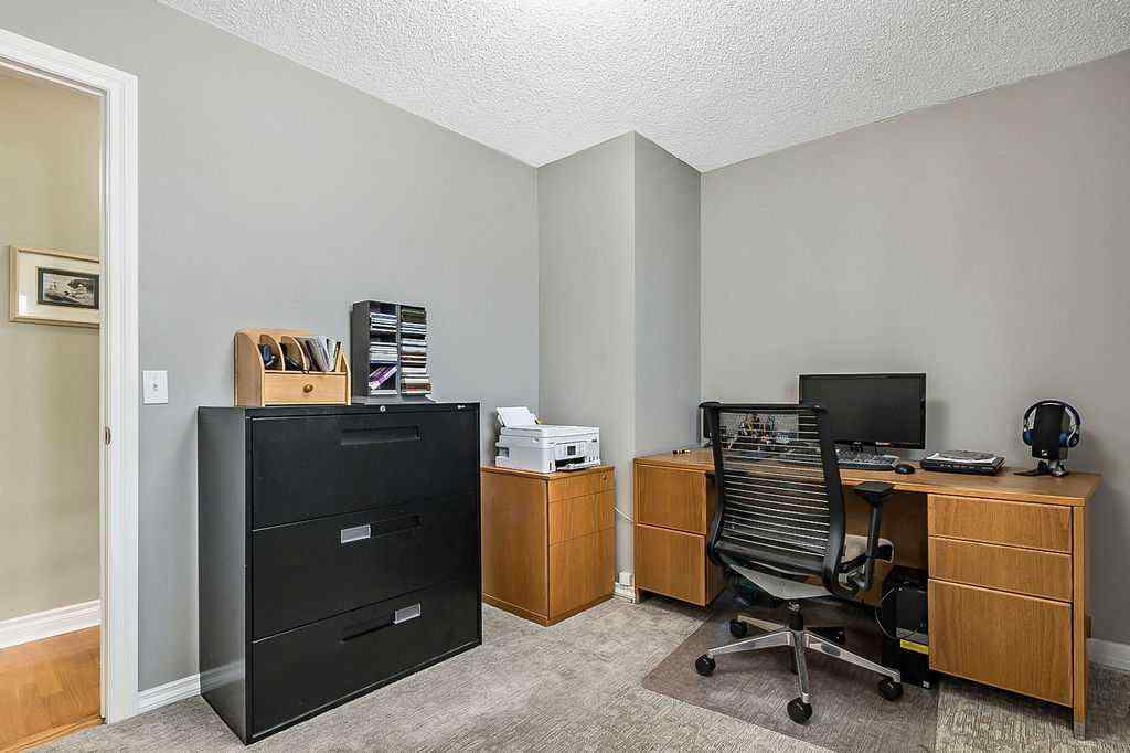 MLS® A2243231 - 141 Shawfield Way SW in Shawnessy Calgary, Residential
