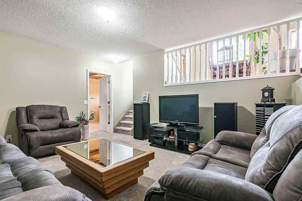 MLS® A2243231 - 141 Shawfield Way SW in Shawnessy Calgary, Residential