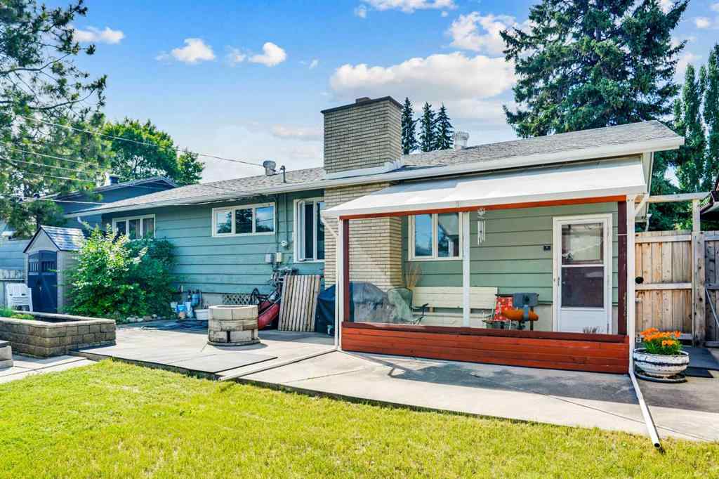 MLS® A2243235 - 1024 Lake Christina Way SE in Lake Bonavista Calgary, Residential