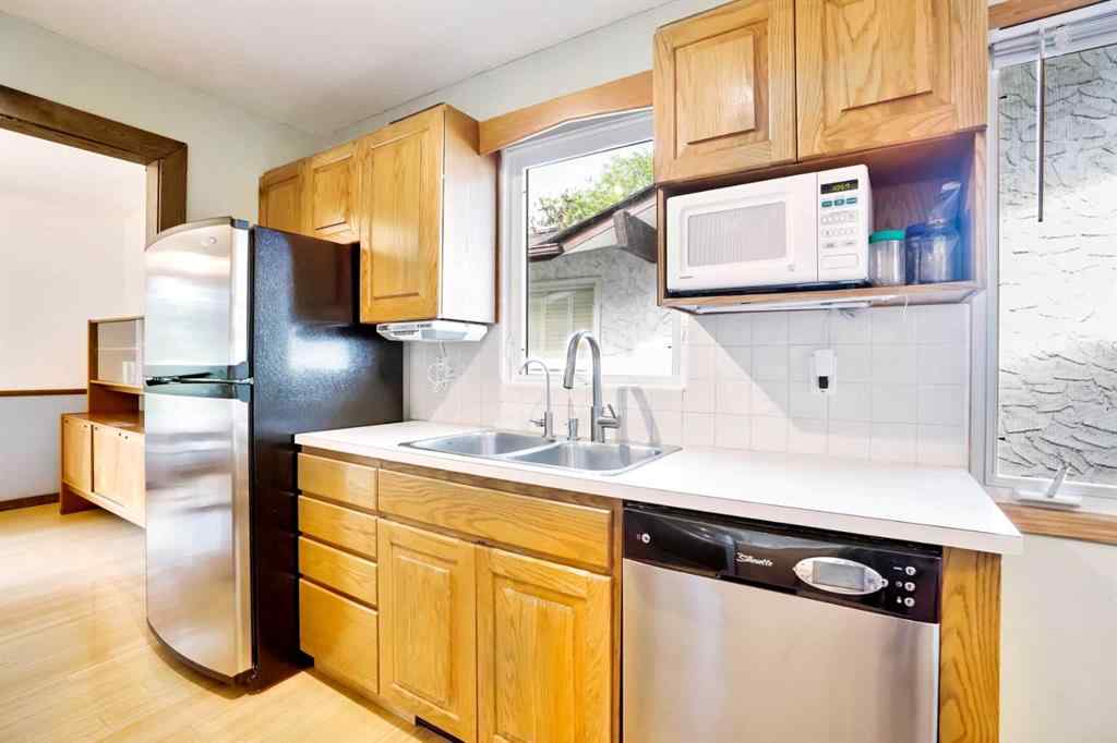 MLS® A2243235 - 1024 Lake Christina Way SE in Lake Bonavista Calgary, Residential
