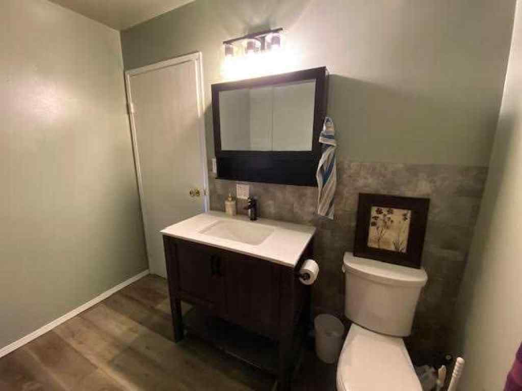 MLS® A2243243 - 121 SUTHERLAND Avenue  in Hillcrest Hinton, Residential