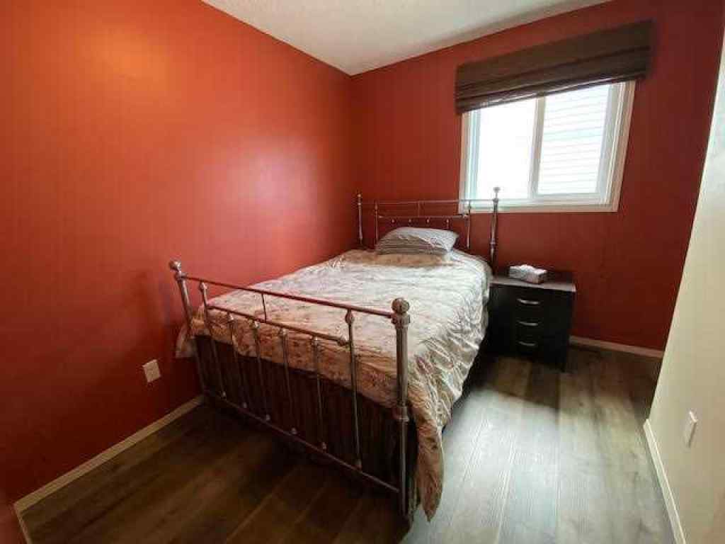 MLS® A2243243 - 121 SUTHERLAND Avenue  in Hillcrest Hinton, Residential