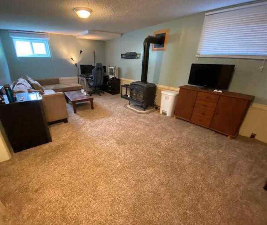 MLS® A2243243 - 121 SUTHERLAND Avenue  in Hillcrest Hinton, Residential