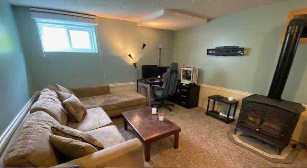 MLS® A2243243 - 121 SUTHERLAND Avenue  in Hillcrest Hinton, Residential