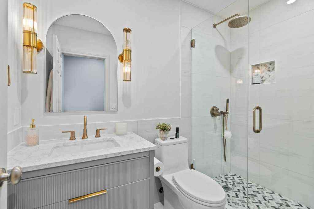 MLS® A2243259 - 51 Heritage Cove  in NONE Heritage Pointe, Residential
