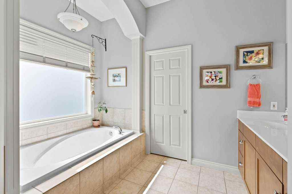 MLS® A2243259 - 51 Heritage Cove  in NONE Heritage Pointe, Residential