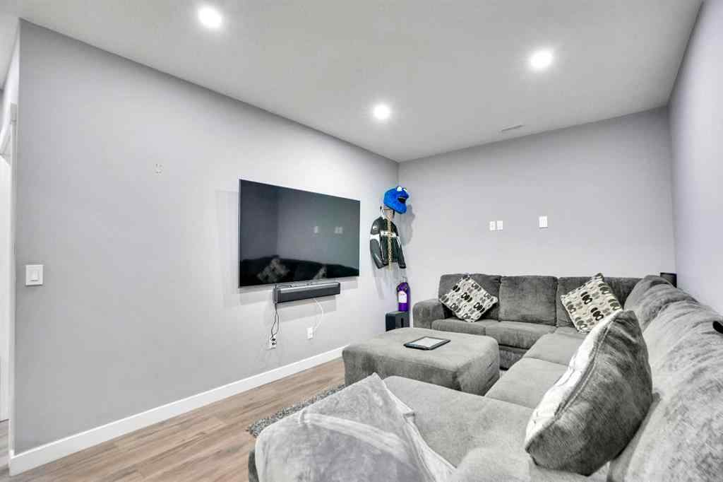 MLS® A2243290 - 33 Savanna Green NE in Saddle Ridge Calgary, Residential