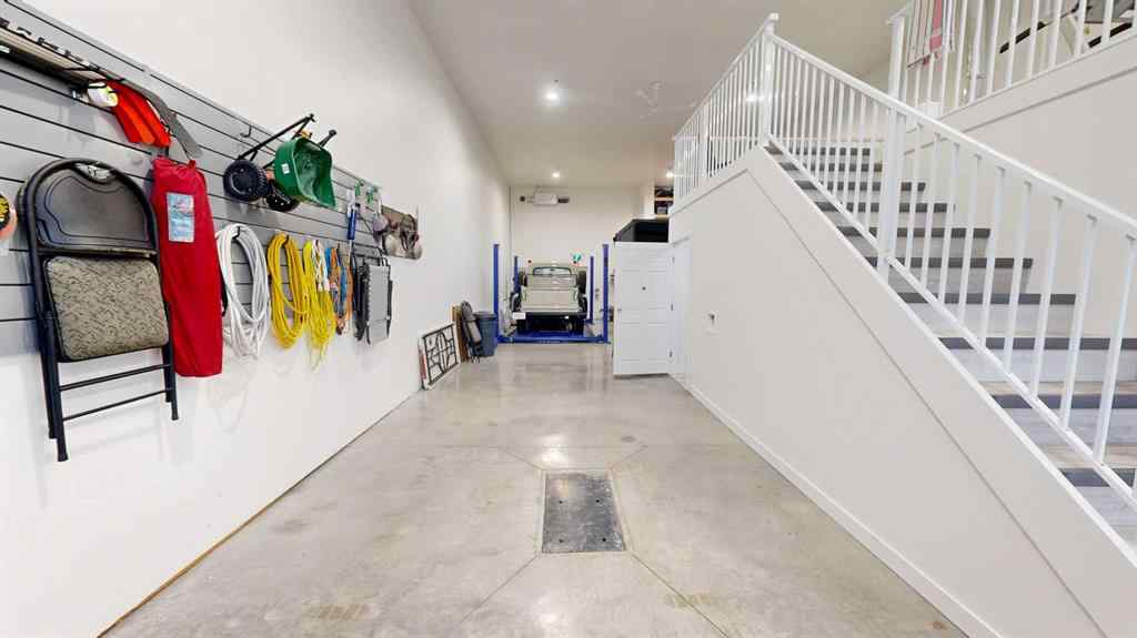 MLS® A2243297 - Unit #5 3954 30 Street N in Sherring Industrial Park Lethbridge, Commercial