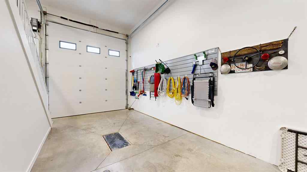 MLS® A2243297 - Unit #5 3954 30 Street N in Sherring Industrial Park Lethbridge, Commercial