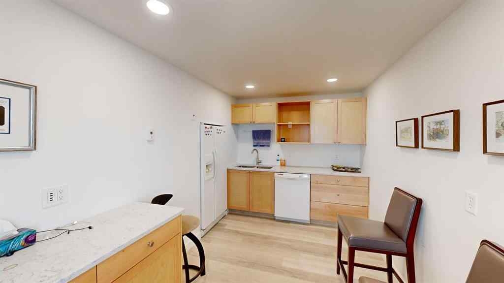 MLS® A2243297 - Unit #5 3954 30 Street N in Sherring Industrial Park Lethbridge, Commercial