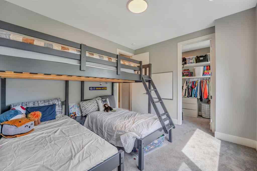 MLS® A2243305 - 420 14 Avenue NE in Renfrew Calgary, Residential