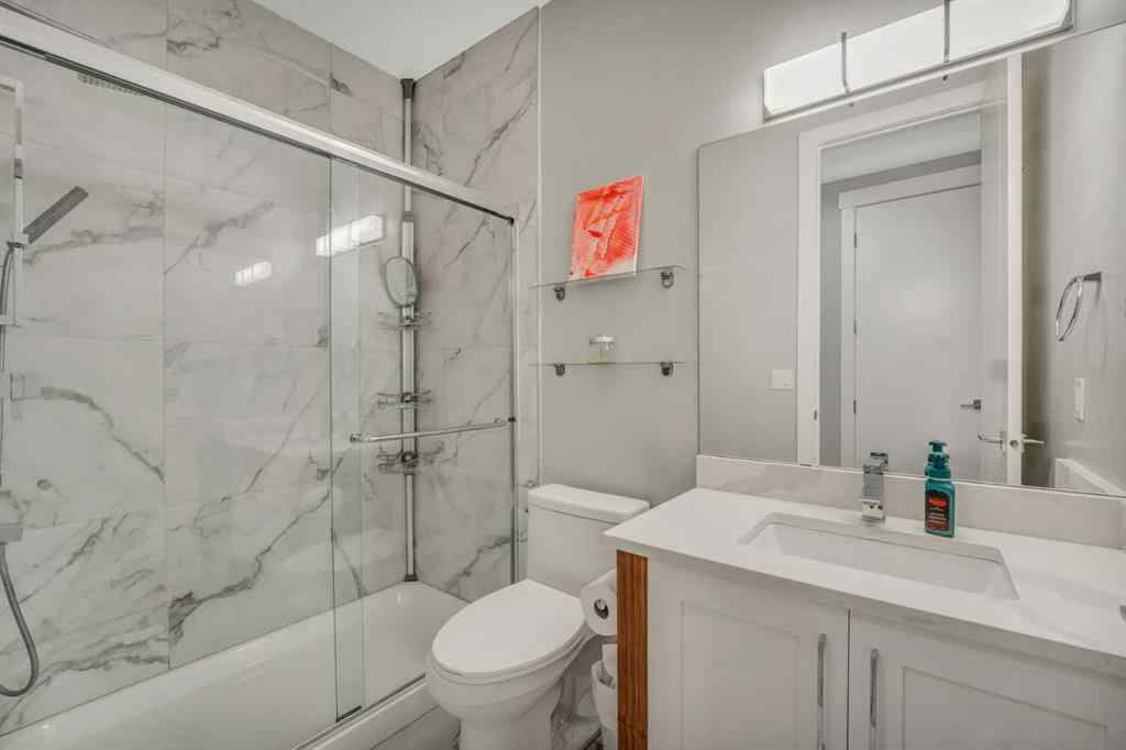 MLS® A2243305 - 420 14 Avenue NE in Renfrew Calgary, Residential