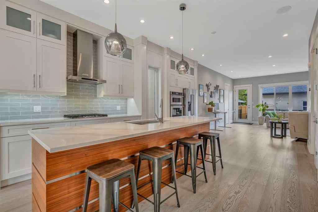 MLS® A2243305 - 420 14 Avenue NE in Renfrew Calgary, Residential