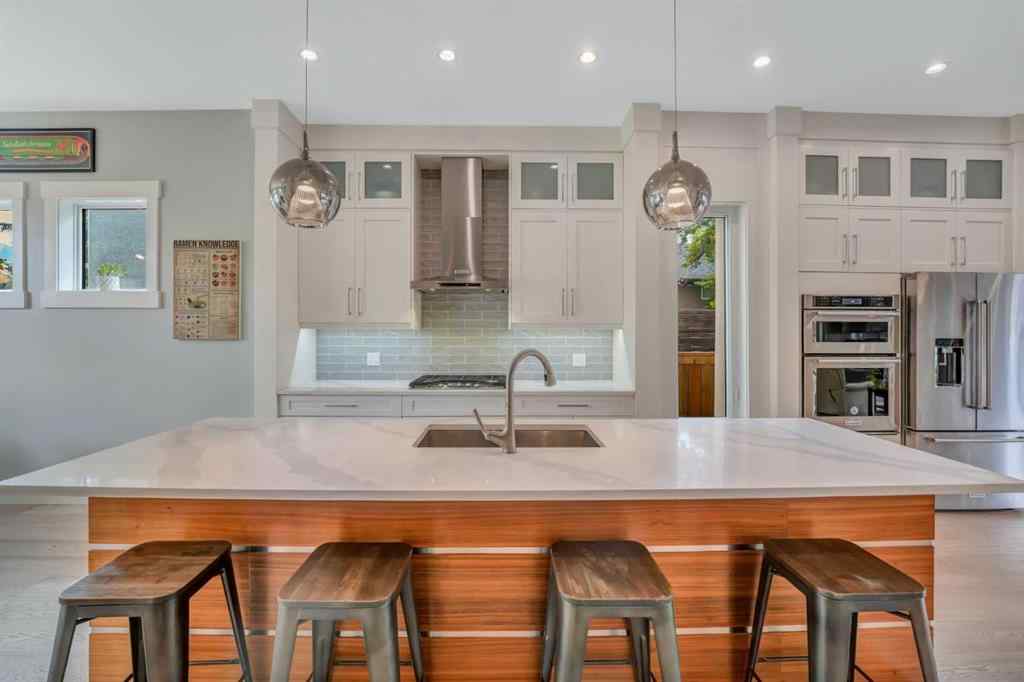 MLS® A2243305 - 420 14 Avenue NE in Renfrew Calgary, Residential