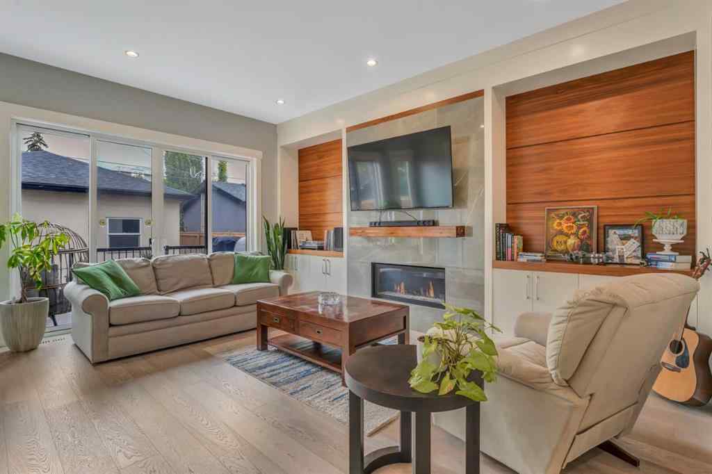 MLS® A2243305 - 420 14 Avenue NE in Renfrew Calgary, Residential