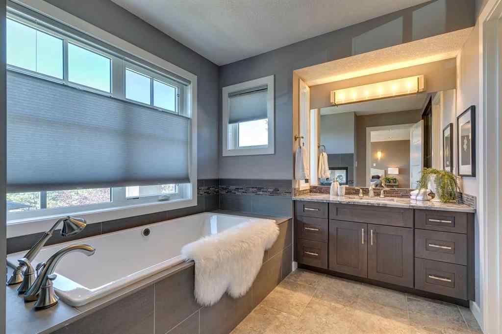 MLS® A2243309 - 2006 38 Avenue SW in Altadore Calgary, Residential