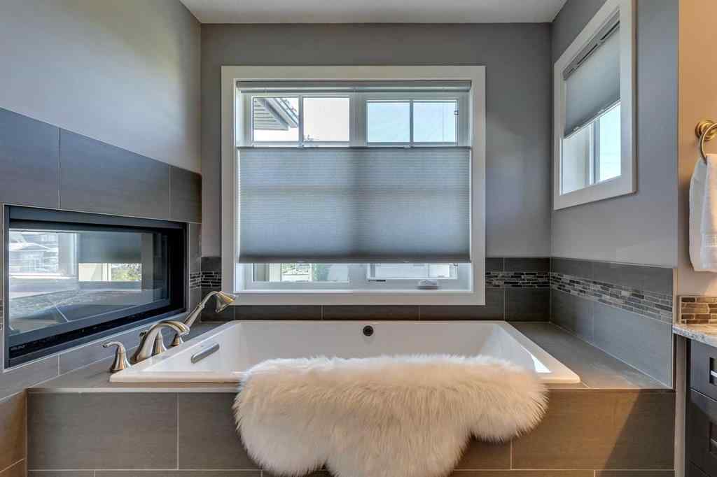 MLS® A2243309 - 2006 38 Avenue SW in Altadore Calgary, Residential