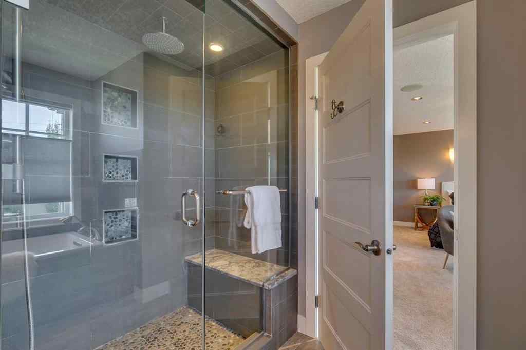 MLS® A2243309 - 2006 38 Avenue SW in Altadore Calgary, Residential