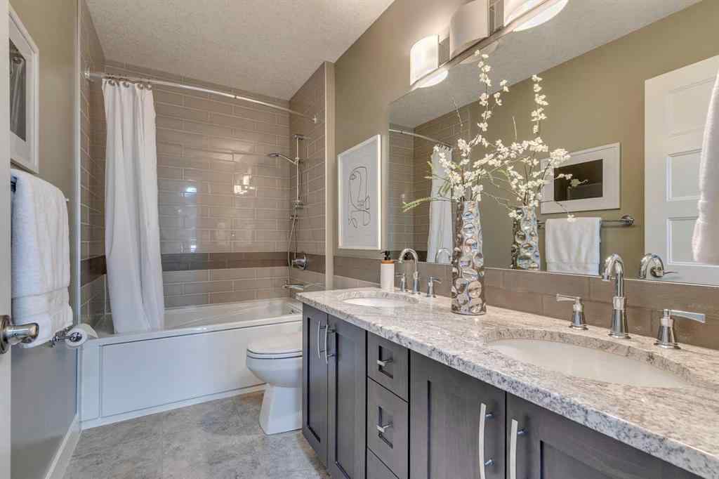 MLS® A2243309 - 2006 38 Avenue SW in Altadore Calgary, Residential