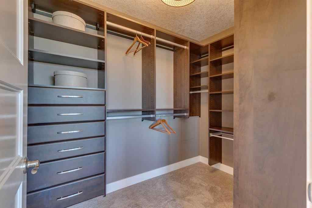 MLS® A2243309 - 2006 38 Avenue SW in Altadore Calgary, Residential