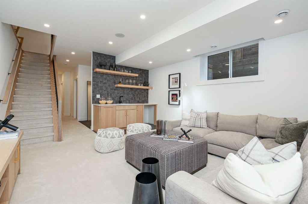 MLS® A2243310 - 1807 Broadview Road NW in Hillhurst Calgary, Residential