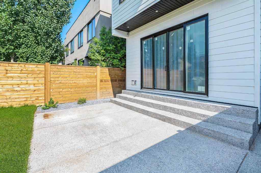 MLS® A2243310 - 1807 Broadview Road NW in Hillhurst Calgary, Residential