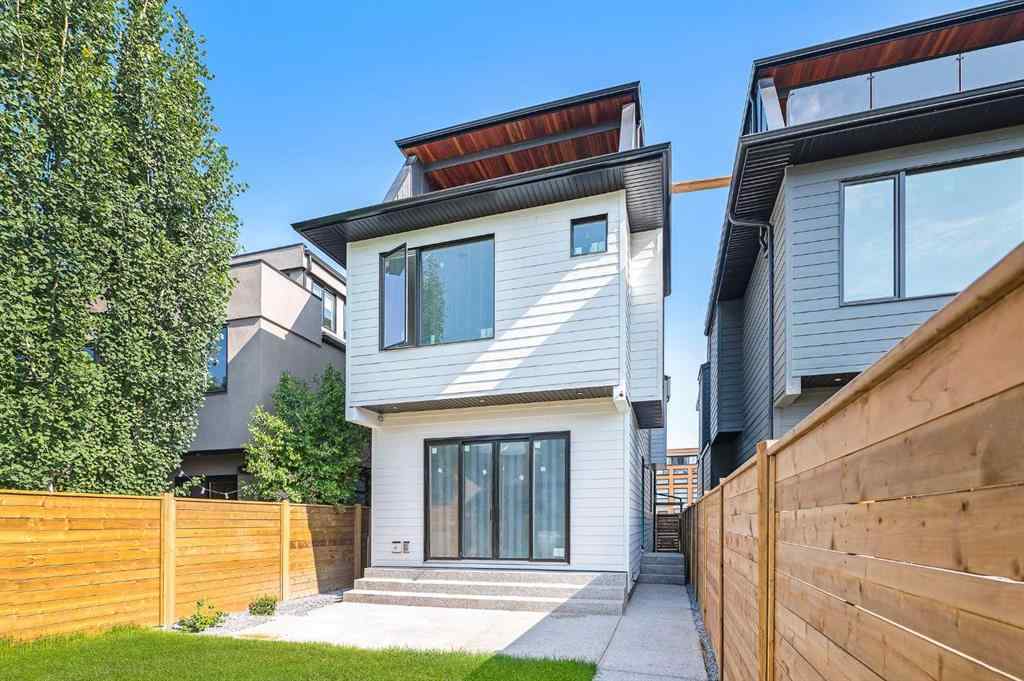 MLS® A2243310 - 1807 Broadview Road NW in Hillhurst Calgary, Residential