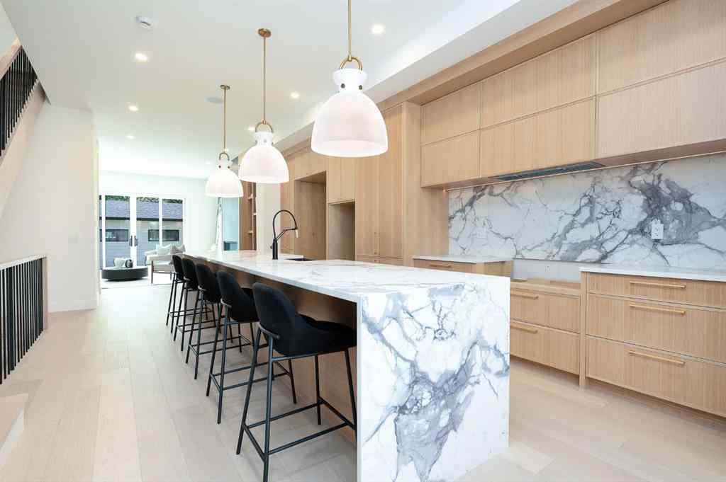 MLS® A2243310 - 1807 Broadview Road NW in Hillhurst Calgary, Residential
