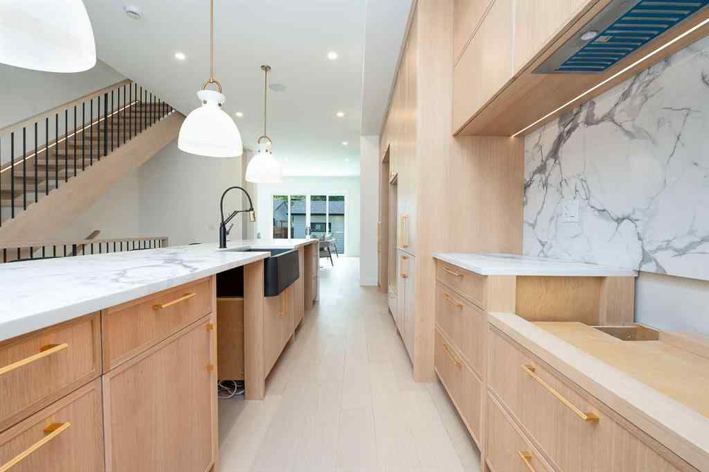 MLS® A2243310 - 1807 Broadview Road NW in Hillhurst Calgary, Residential
