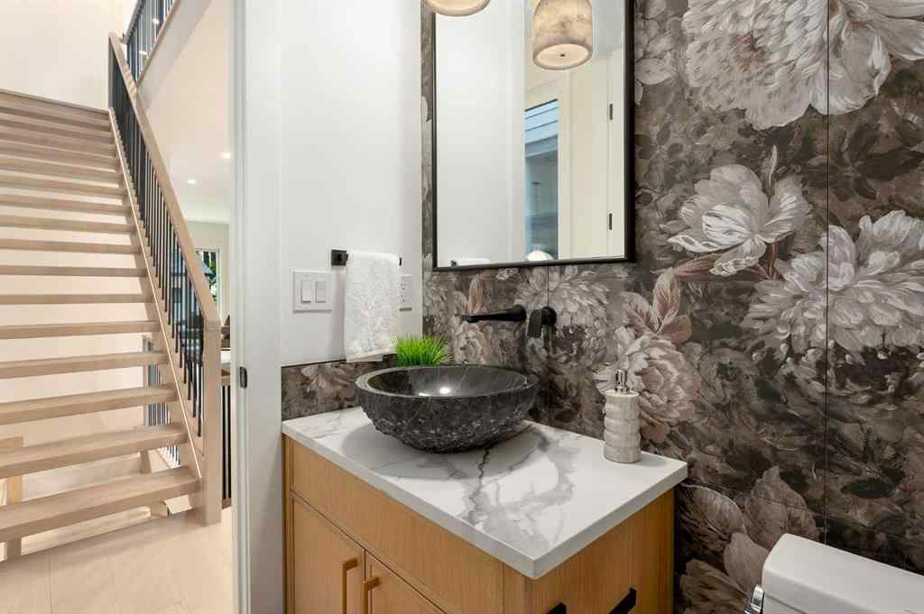 MLS® A2243310 - 1807 Broadview Road NW in Hillhurst Calgary, Residential