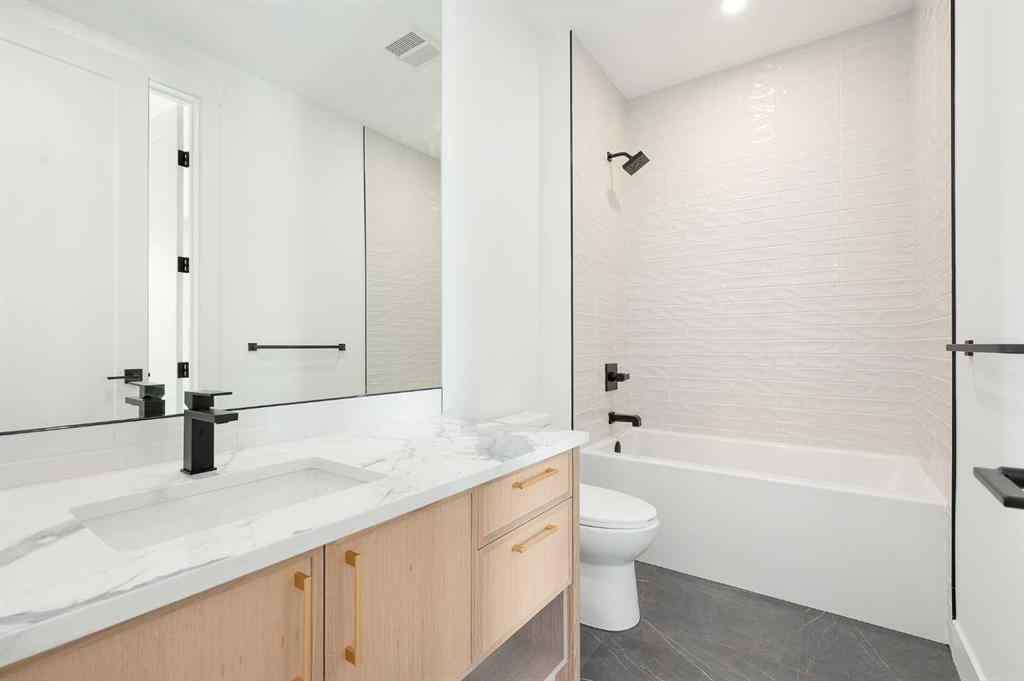 MLS® A2243310 - 1807 Broadview Road NW in Hillhurst Calgary, Residential